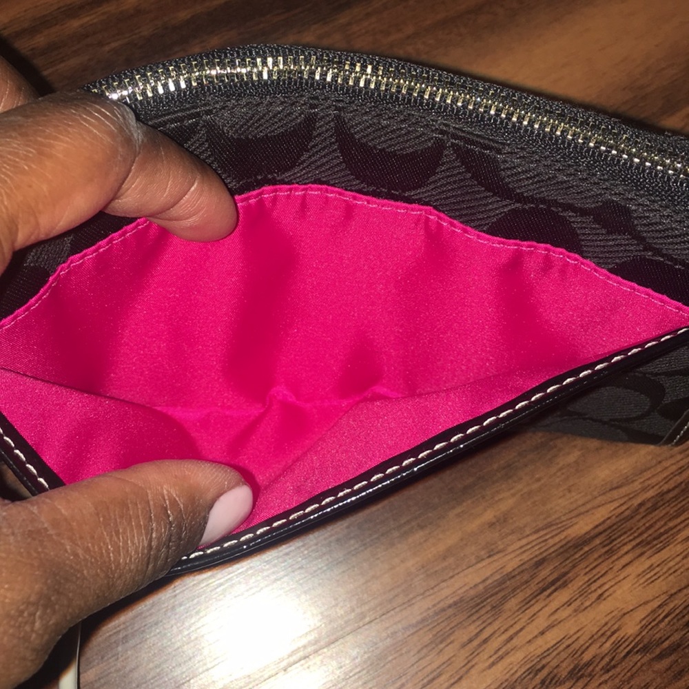 Coach Signature Wristlet - Picture 4 of 8